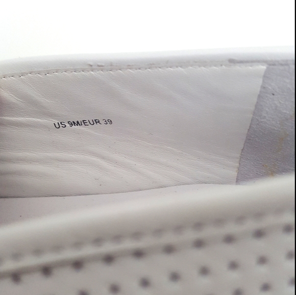 Vince black white perforated leather fashion sneaker New - Picture 9 of 13